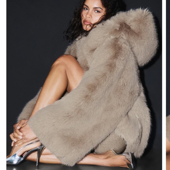 Opulent Faux Fur Statement Jacket - Picture 1 of 4